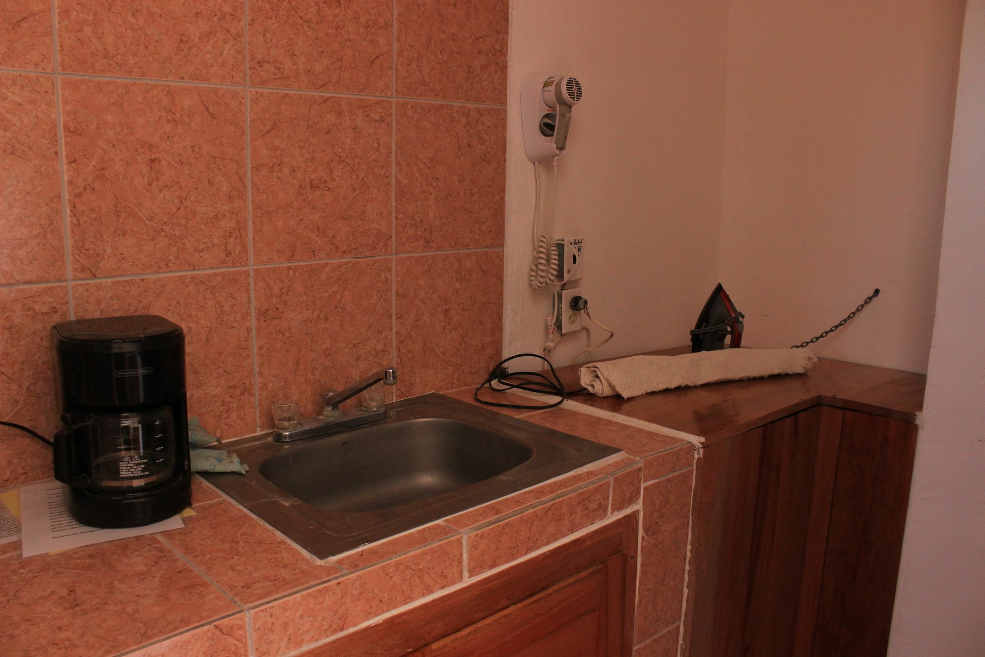 Bachelor Inn Hotel Belize City Luaran gambar